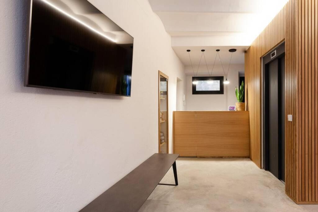 Velo Vern 1 Beautiful New Apartment 2 Bed Ensuite Girona Ngoại thất bức ảnh