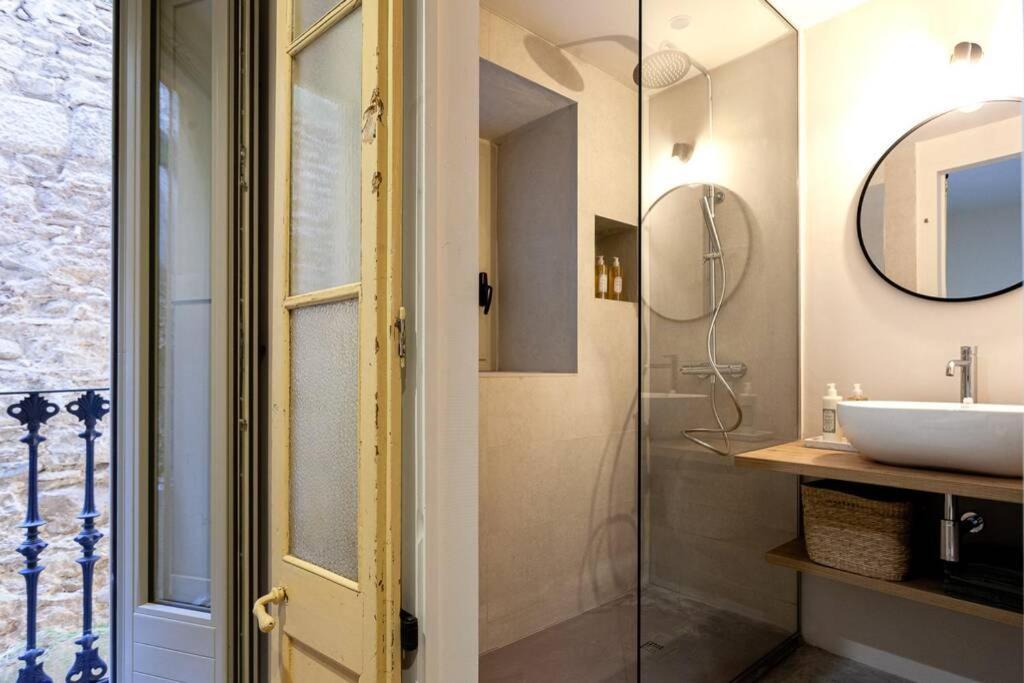 Velo Vern 1 Beautiful New Apartment 2 Bed Ensuite Girona Ngoại thất bức ảnh