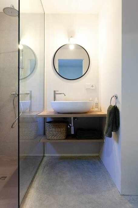 Velo Vern 1 Beautiful New Apartment 2 Bed Ensuite Girona Ngoại thất bức ảnh